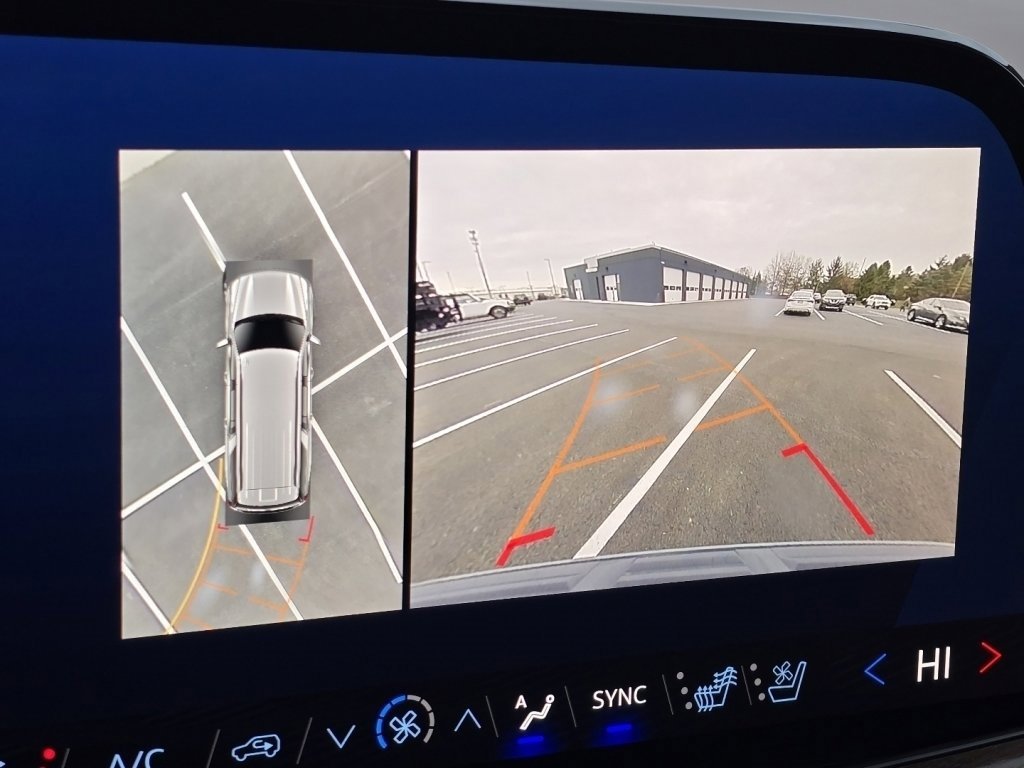 Used 2025 Chevrolet Suburban High Country image 7