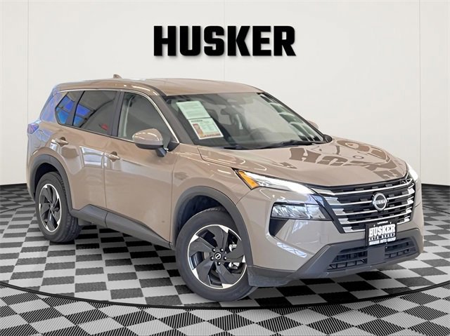 Used 2025 Nissan Rogue SV image 1