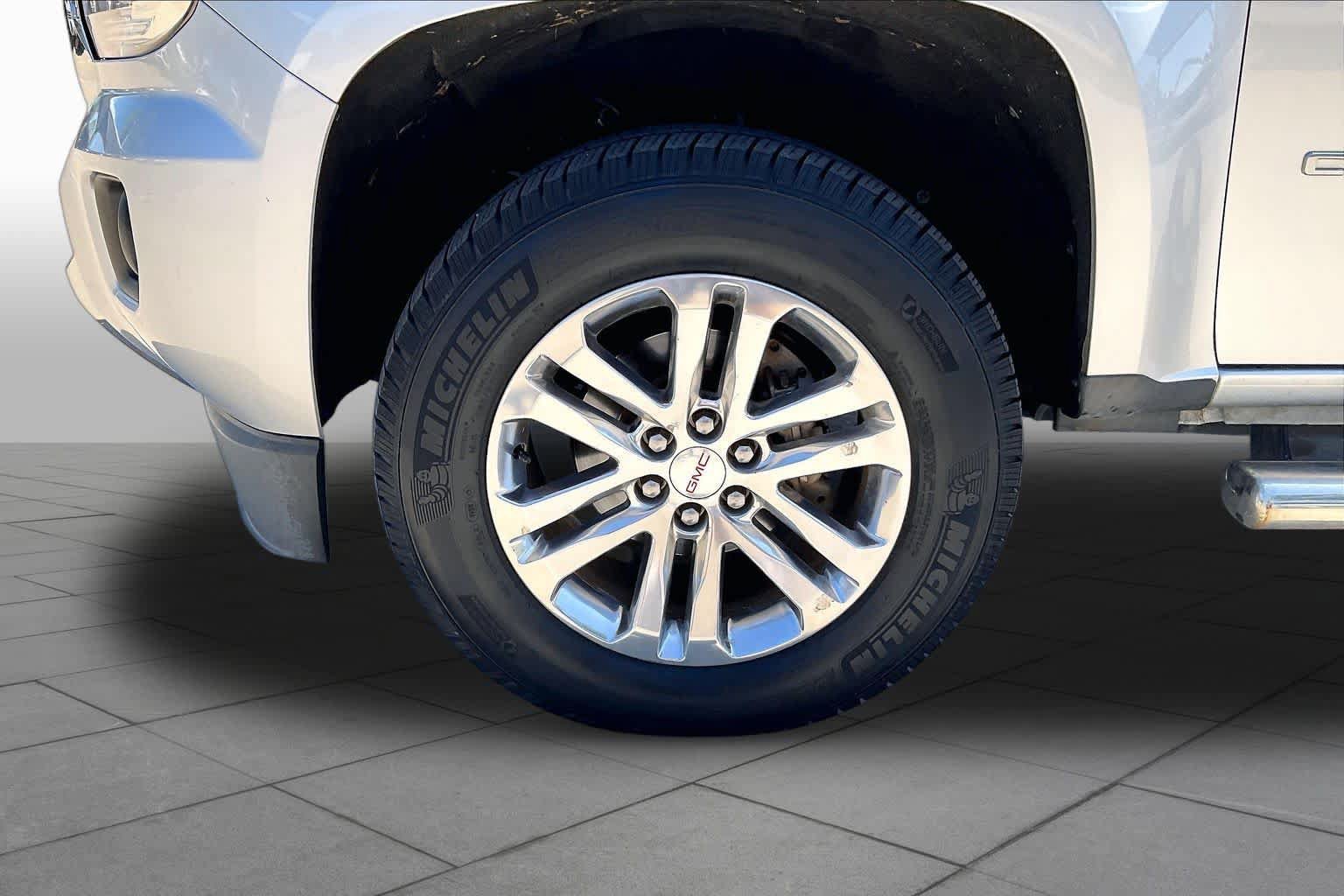 Used 2015 GMC Canyon SLT AWD/4WD image 11