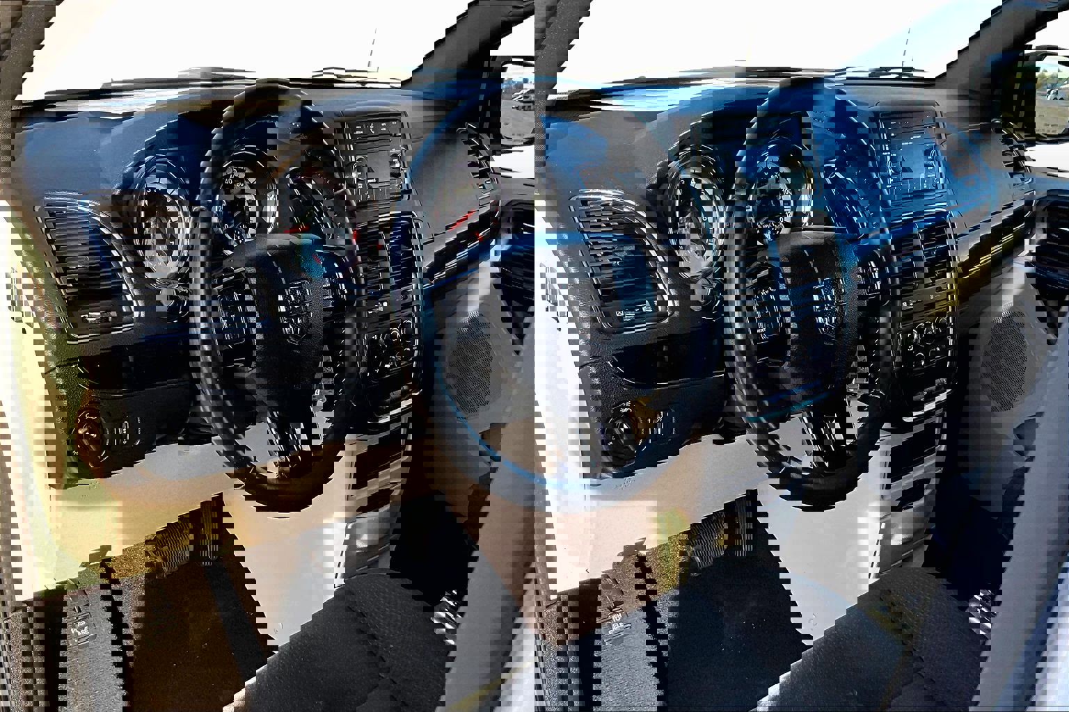 Used 2016 Dodge Grand Caravan SE image 12