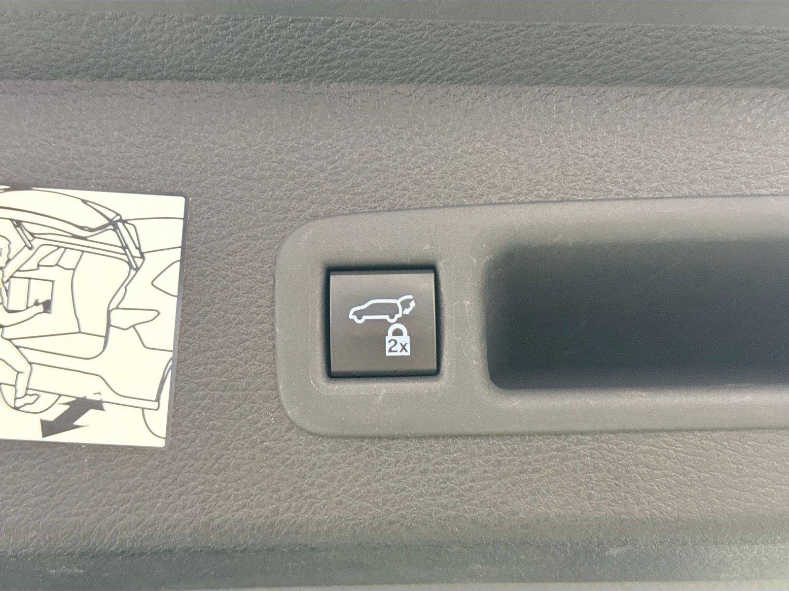 Certified 2024 Toyota Sienna XLE FWD image 38