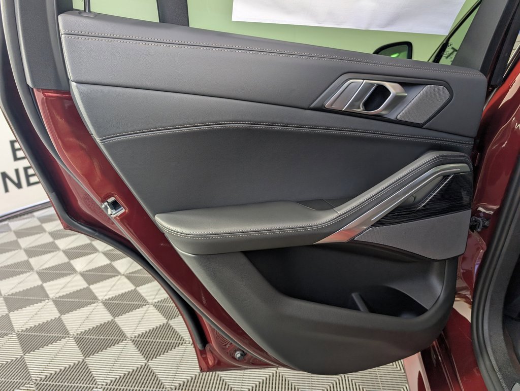 New 2026 BMW X6 xDrive40i w/ Climate Comfort Package image 17