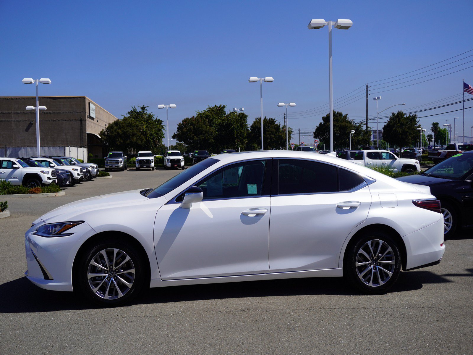 Used 2024 Lexus ES 350 FWD image 6