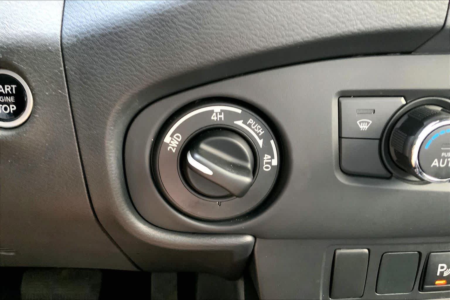 Used 2023 Nissan Frontier PRO-4X w/ Technology Package AWD/4WD image 35
