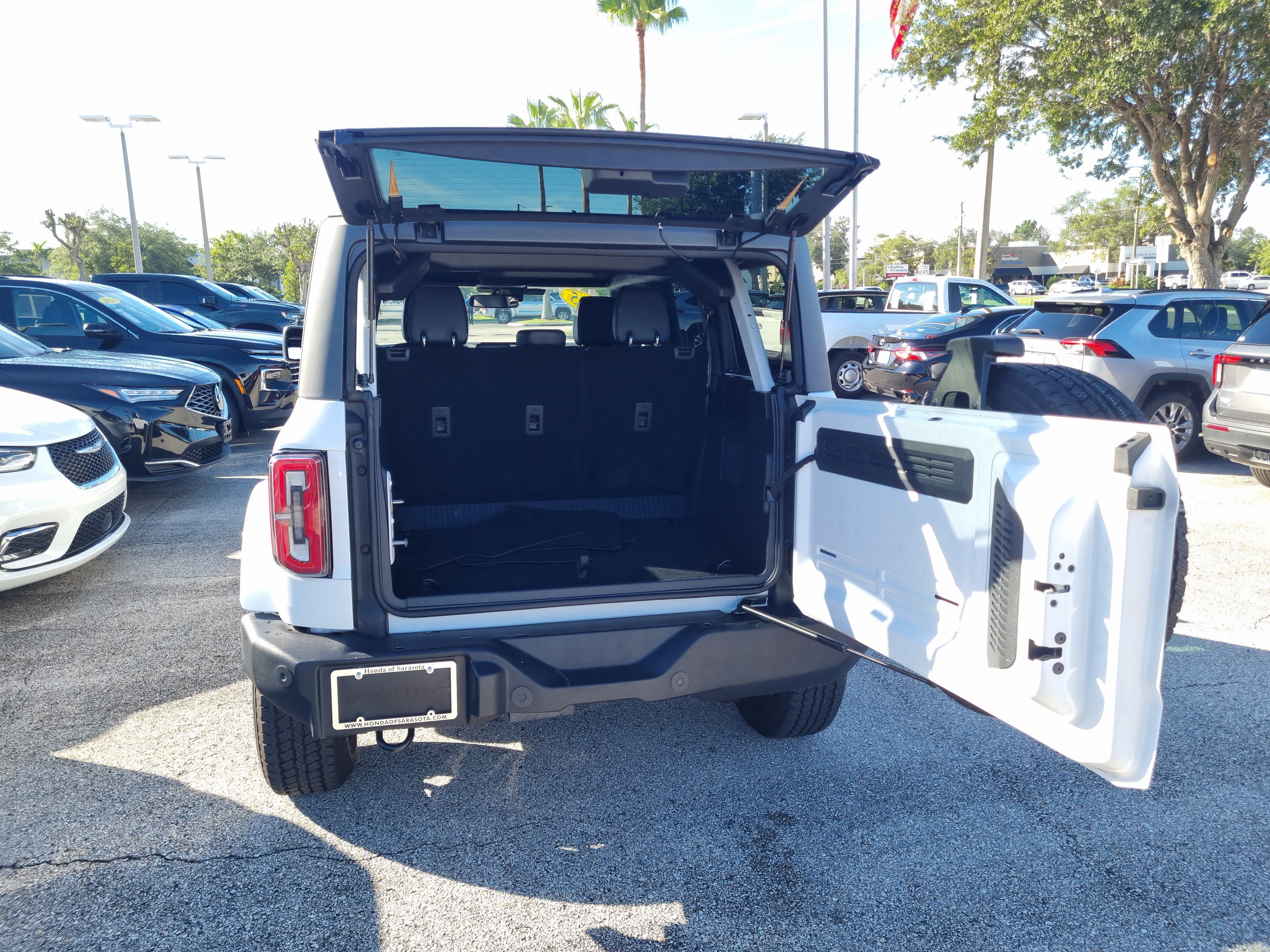 Used 2025 Ford Bronco Outer Banks AWD/4WD image 12