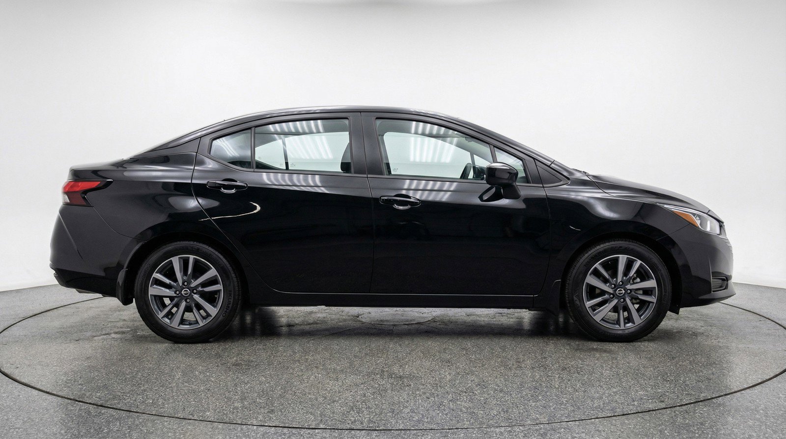 Used 2025 Nissan Versa SV FWD image 11
