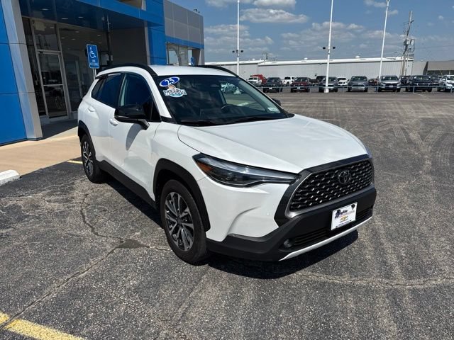 Used 2025 Toyota Corolla Cross XLE FWD image 9