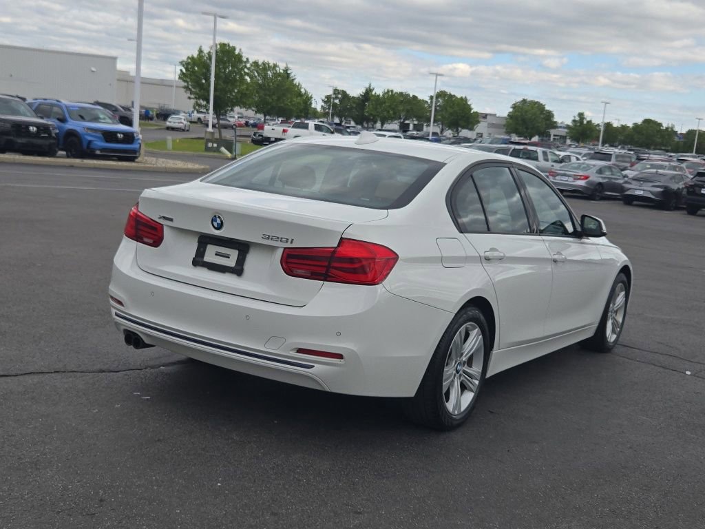 Used 2016 BMW 328i xDrive Sedan AWD/4WD image 9