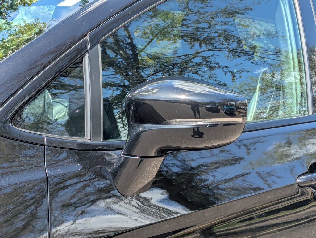 Used 2025 Chrysler Pacifica Limited FWD image 12