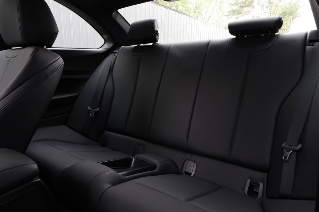 Used 2016 BMW M235i Coupe RWD image 18