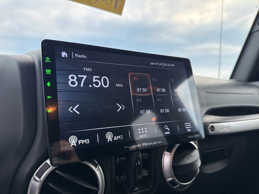 Used 2017 Jeep Wrangler Unlimited Sahara image 18