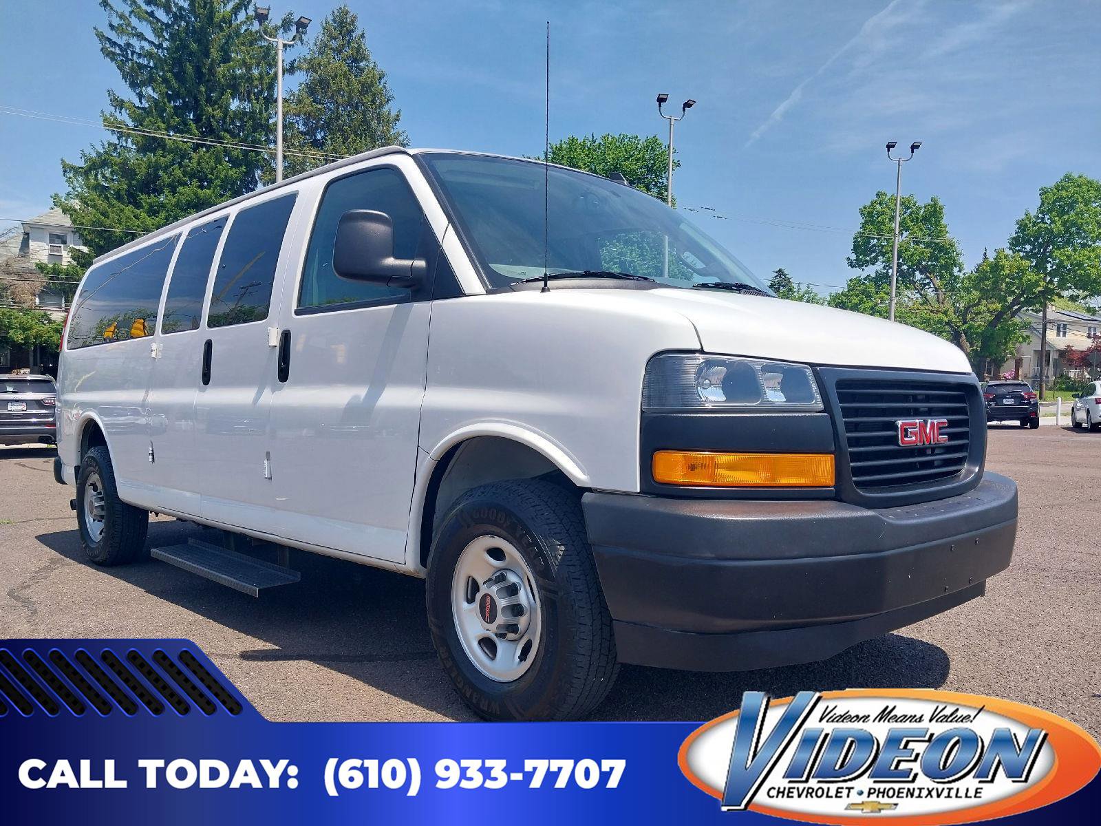 Used 2023 GMC Savana 3500 LS image 1