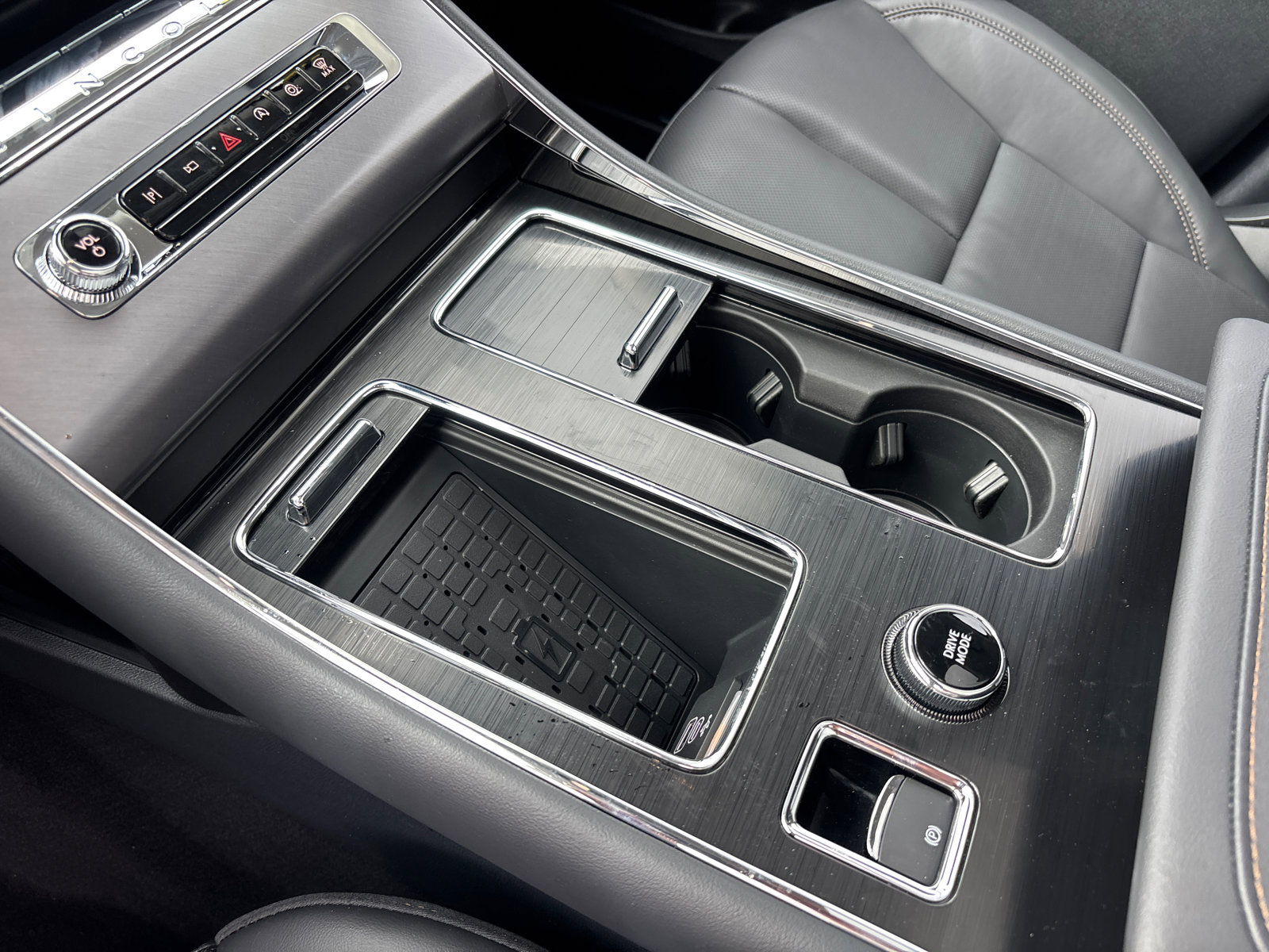 New 2026 Lincoln Aviator AWD image 23
