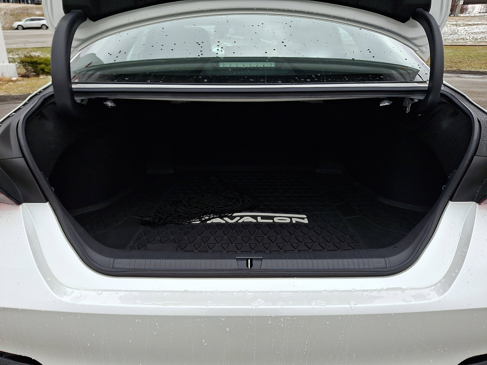 Certified 2021 Toyota Avalon XLE w/ Moonroof Package image 29