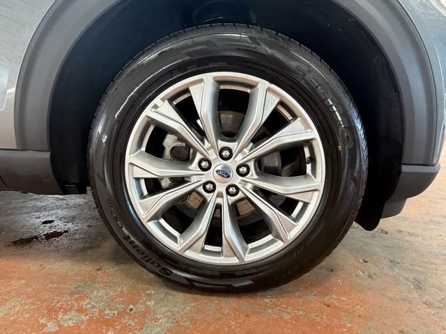Used 2023 Ford Explorer Limited image 8