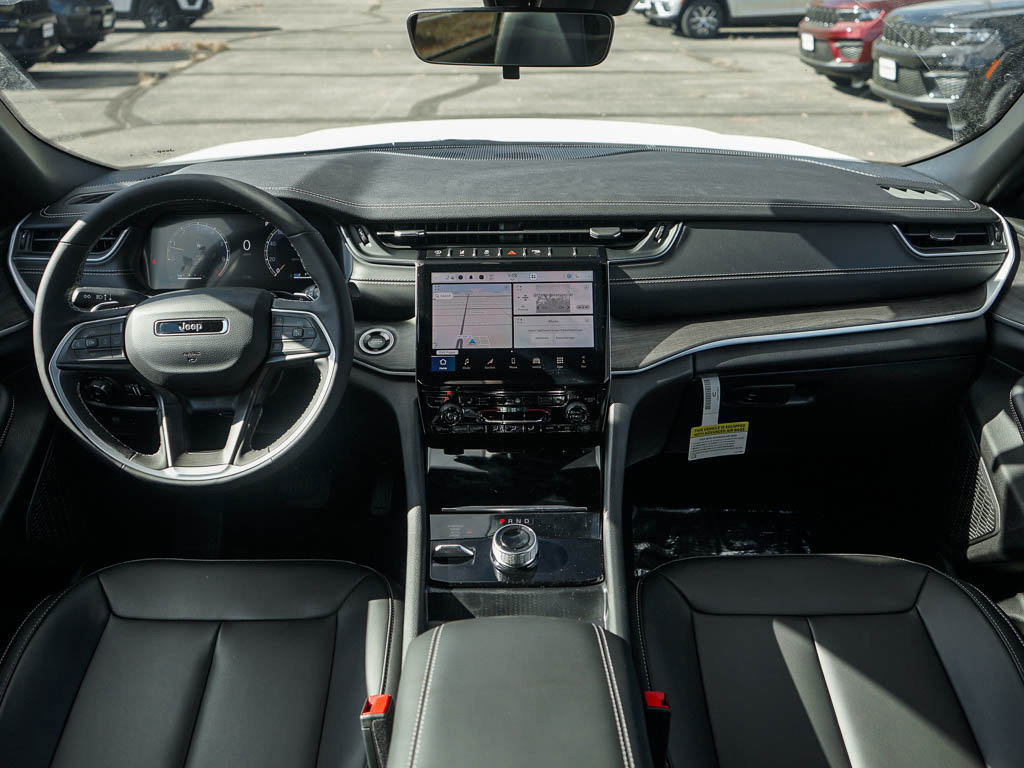 New 2025 Jeep Grand Cherokee Limited image 13