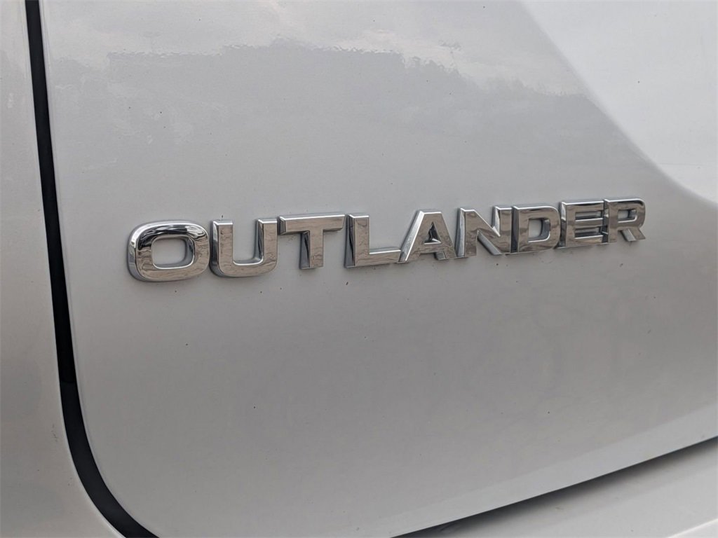Used 2024 Mitsubishi Outlander SE image 10