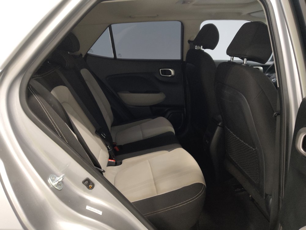 Used 2025 Hyundai Venue SEL FWD image 19