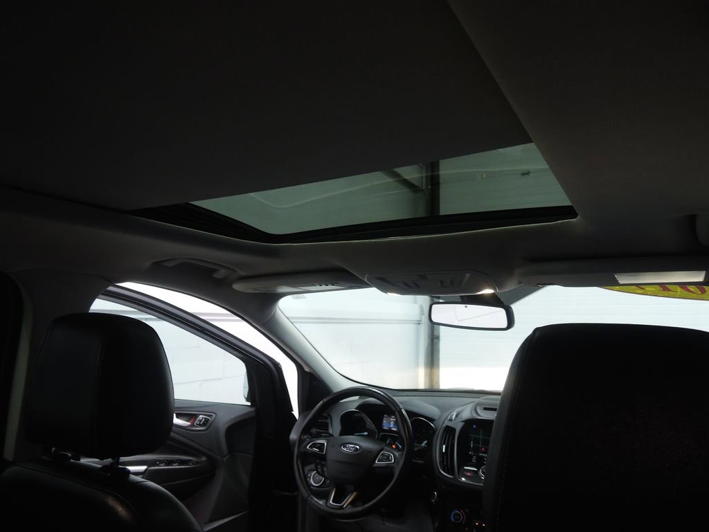 Used 2017 Ford Escape Titanium FWD image 36