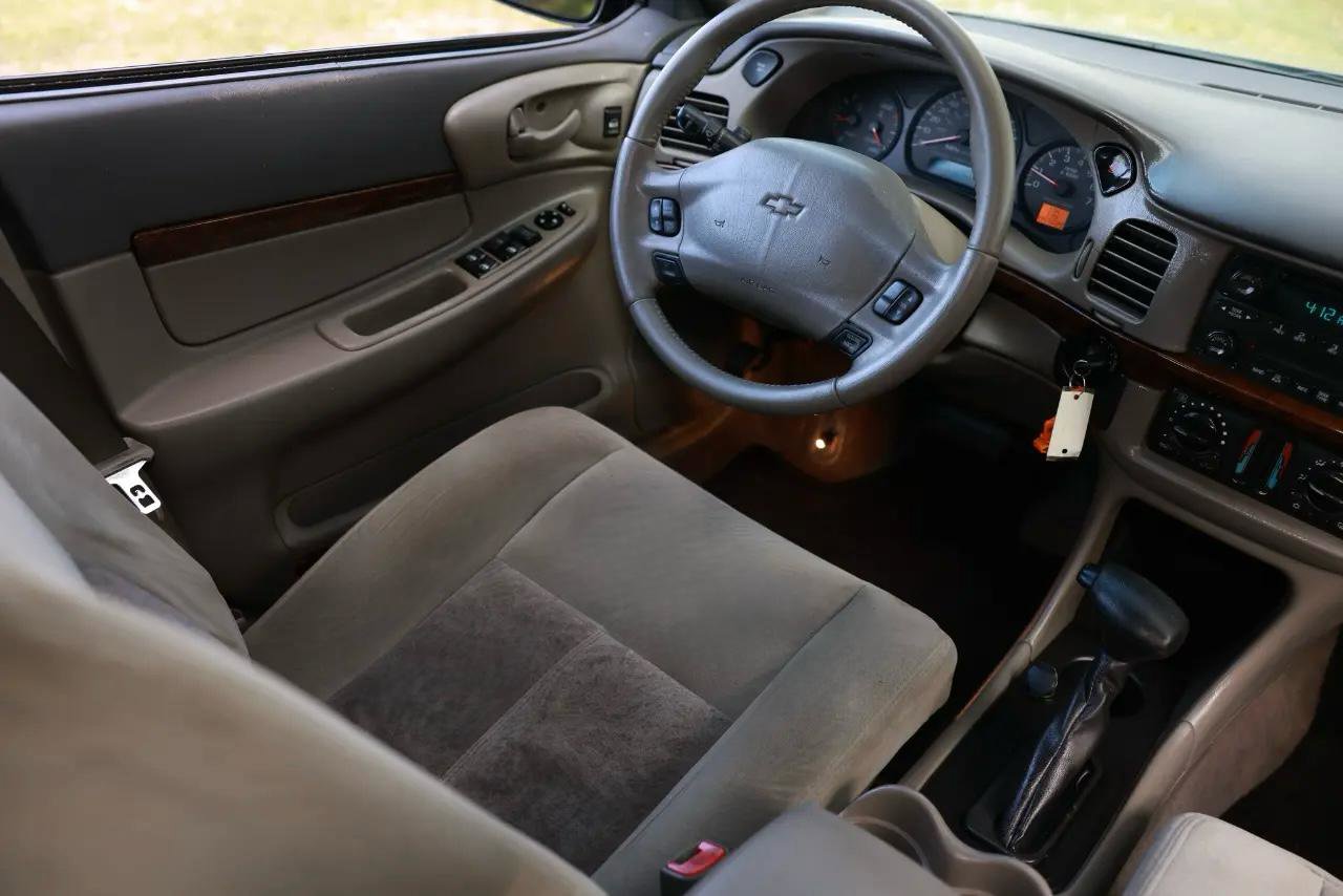 Used 2005 Chevrolet Impala LS w/ Preferred Equipment Group image 20