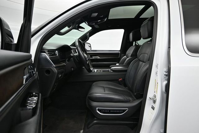 Used 2023 Jeep Grand Wagoneer 4WD image 7