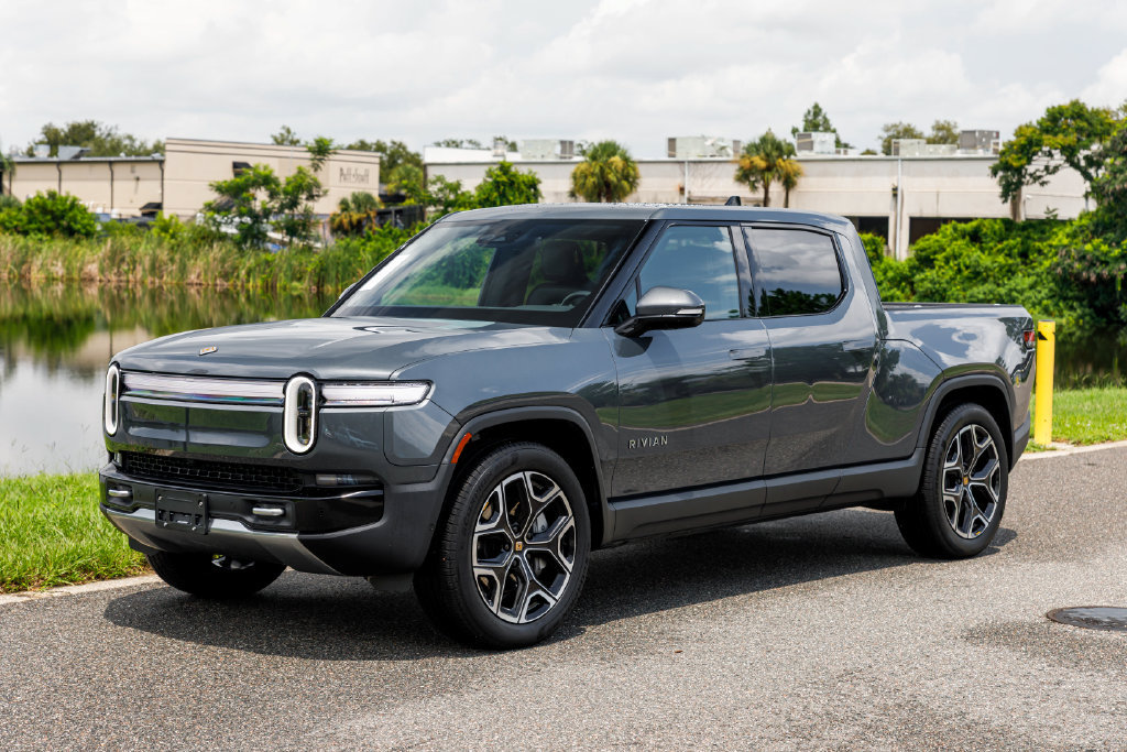 Used 2025 Rivian R1T Adventure Dual AWD/4WD image 7