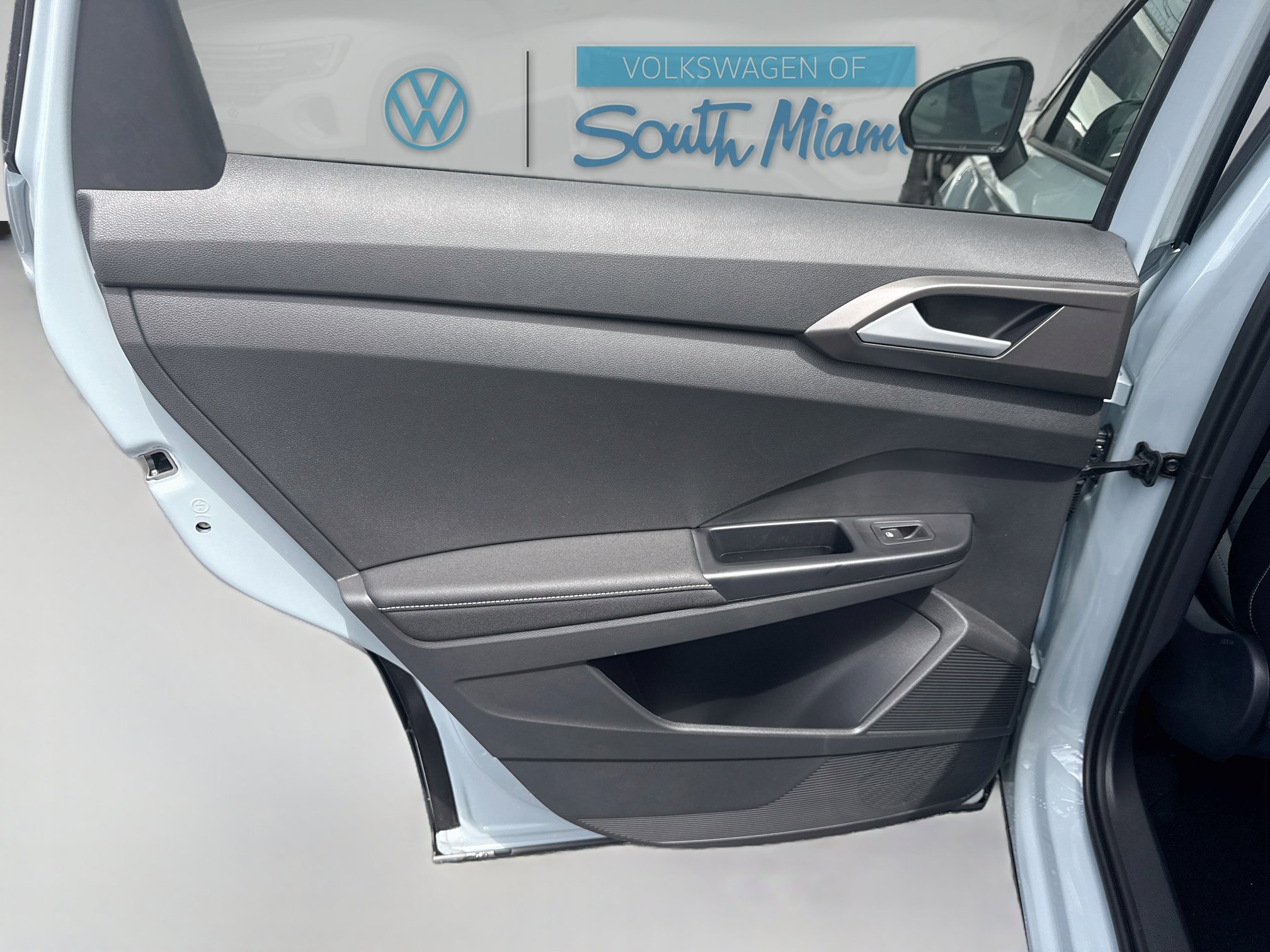 Certified 2021 Volkswagen Atlas Cross Sport SE FWD image 24