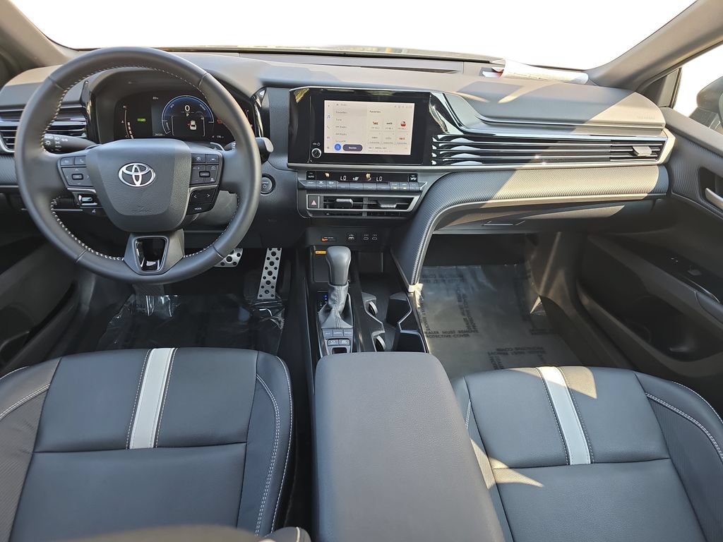 Used 2025 Toyota Camry SE w/ Convenience Package FWD image 9