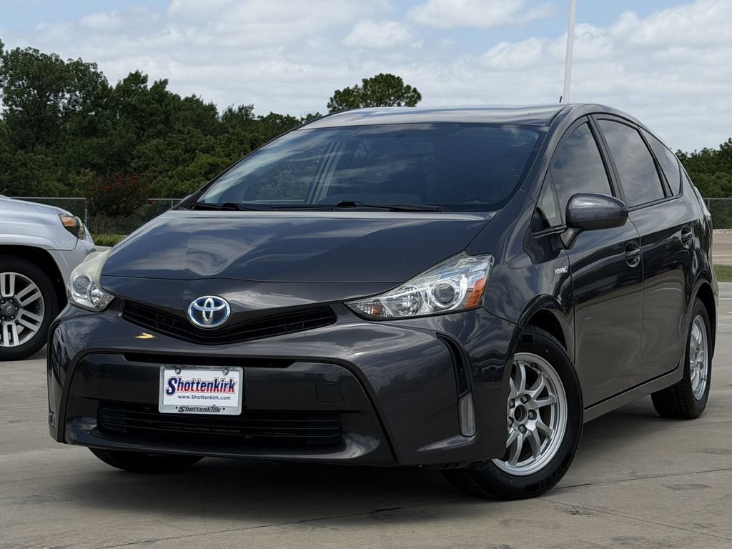 Used 2017 Toyota Prius V Three FWD image 2