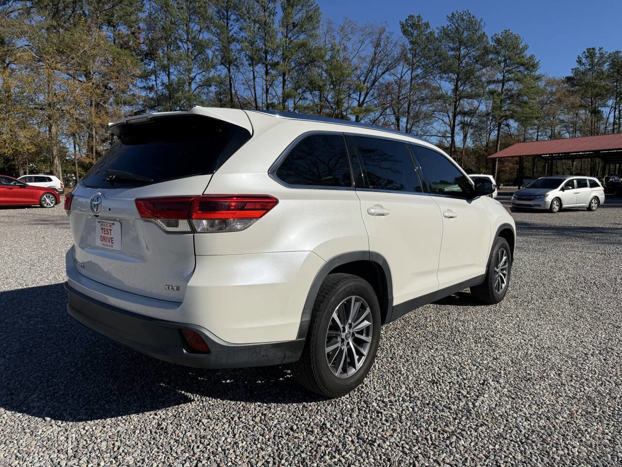 Used 2019 Toyota Highlander SE image 37