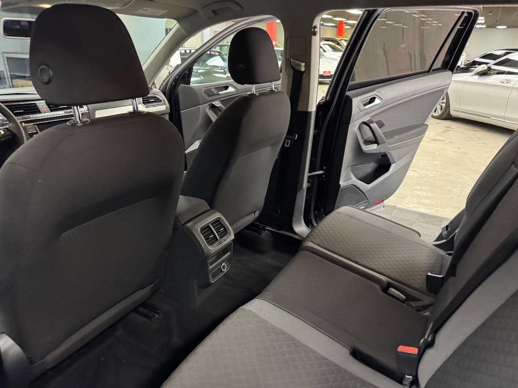 Used 2019 Volkswagen Tiguan S image 41