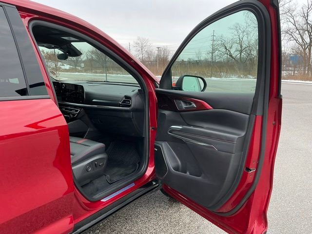 Used 2024 Chevrolet Traverse RS w/ LPO, Floor Liner Package image 21