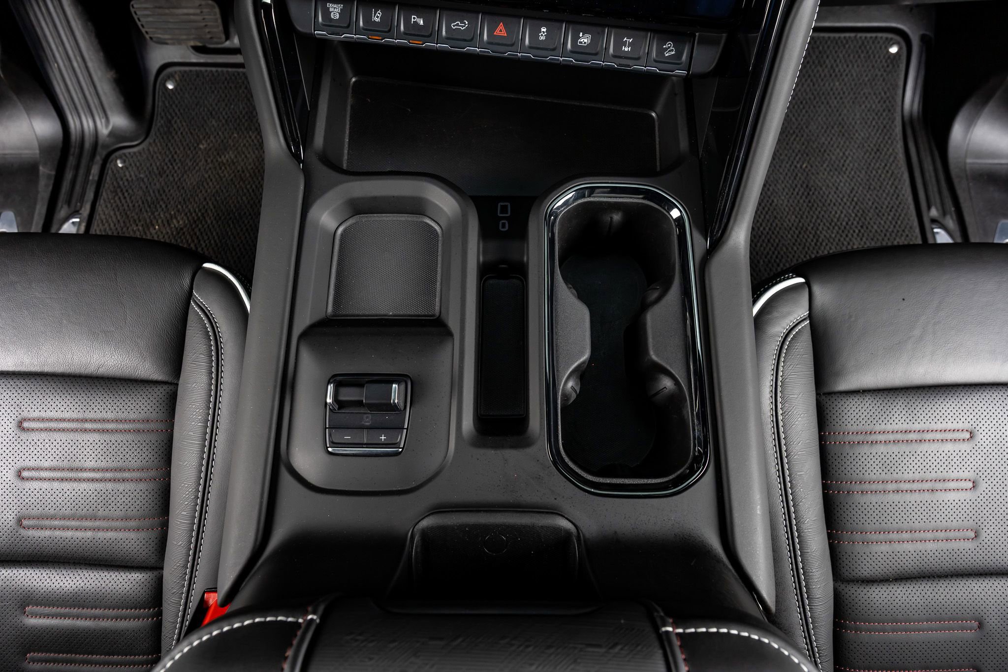 Used 2025 GMC Sierra 2500 AT4X image 27