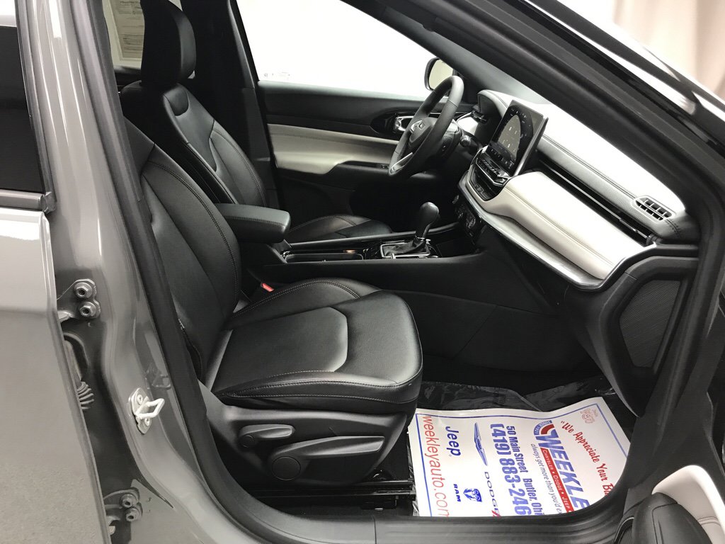 Used 2024 Jeep Compass Limited image 23