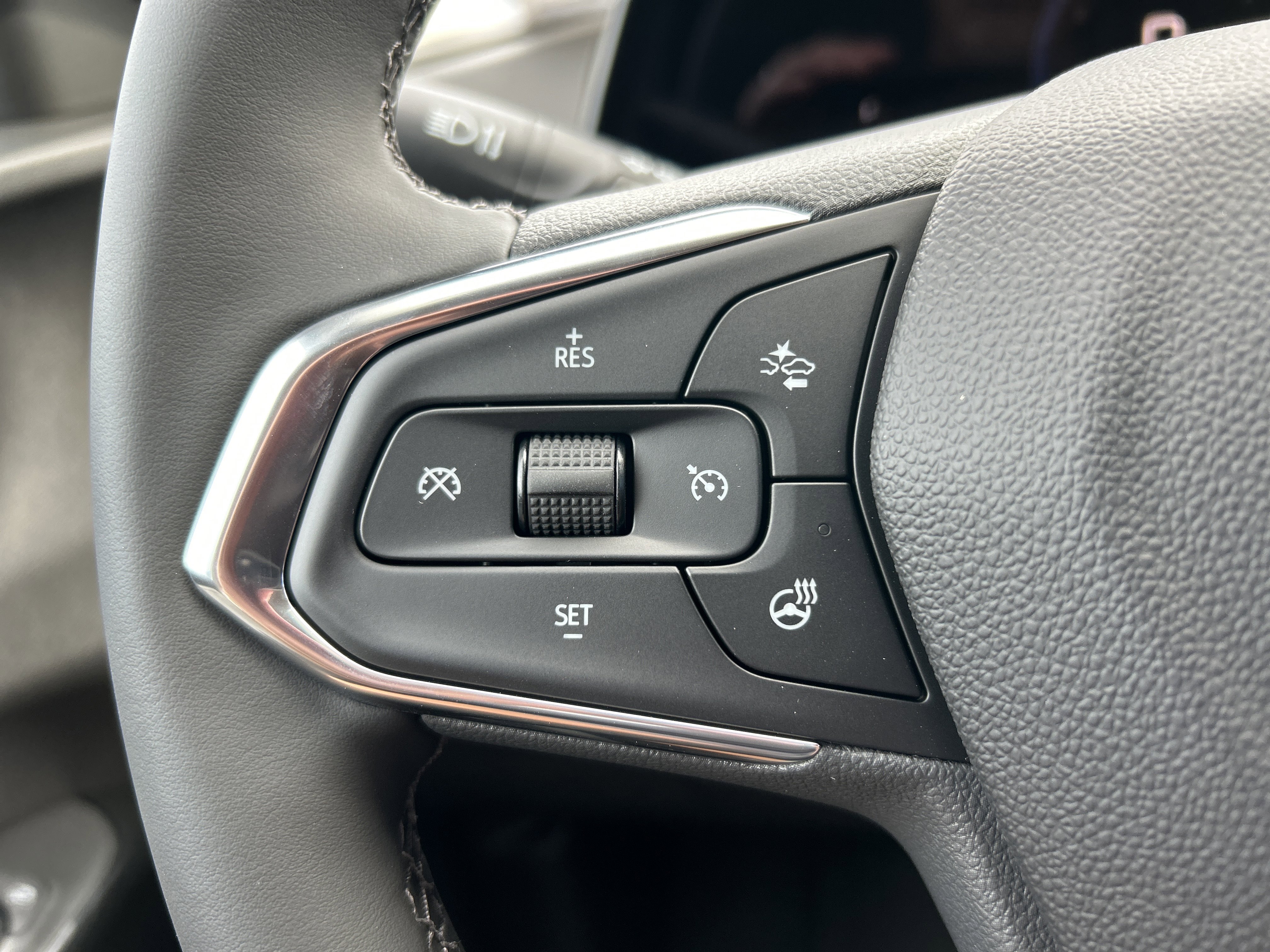 New 2025 Chevrolet Trax LT w/ Driver Confidence Package image 47