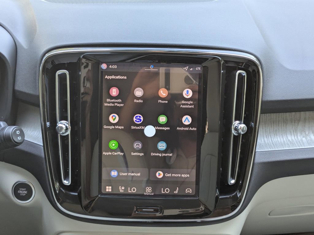 New 2026 Volvo XC40 B4 Plus w/ Climate Package image 18