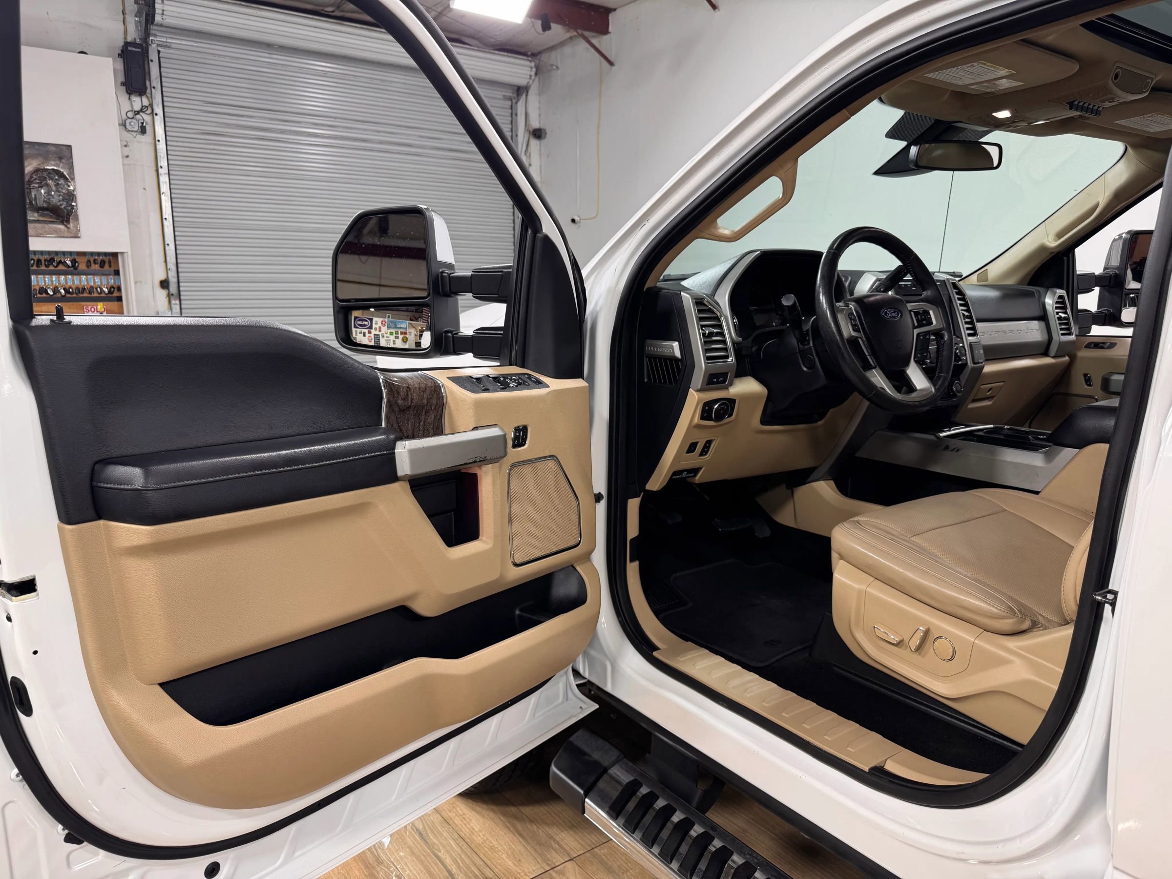 Used 2017 Ford F350 Lariat w/ Lariat Ultimate Package image 11