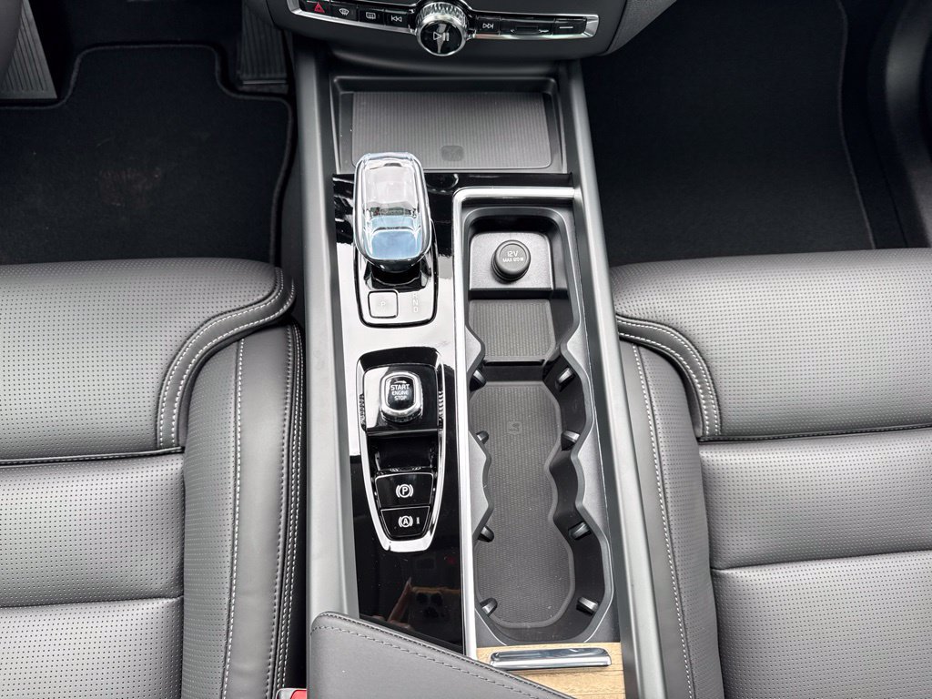 New 2026 Volvo XC60 T8 Ultra w/ Protection Package Premier AWD/4WD image 23