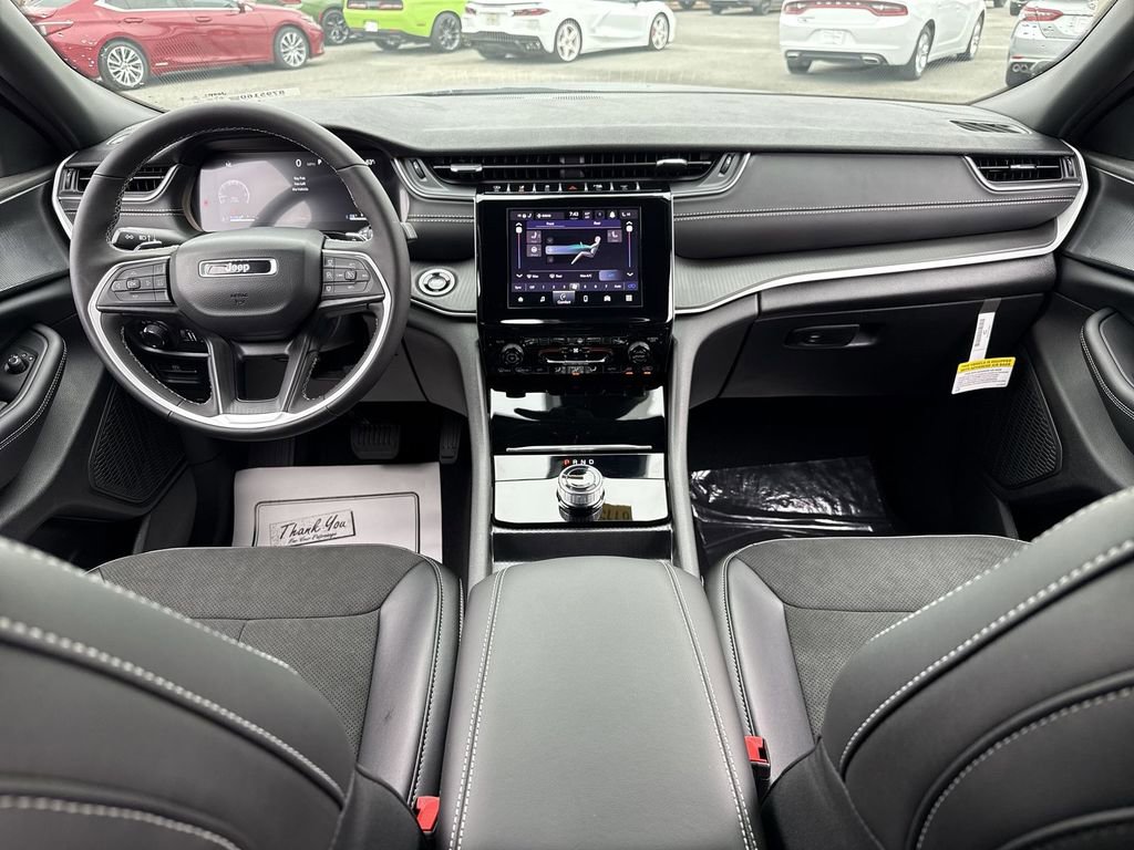 New 2025 Jeep Grand Cherokee L Altitude image 27