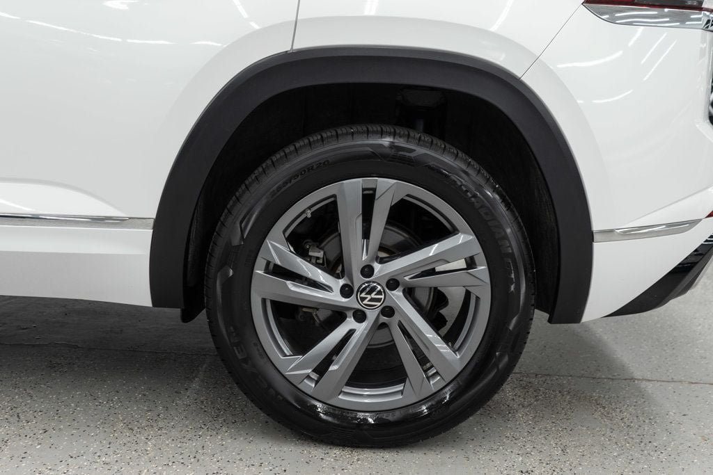 Used 2024 Volkswagen Atlas Cross Sport SEL R-Line AWD/4WD image 39