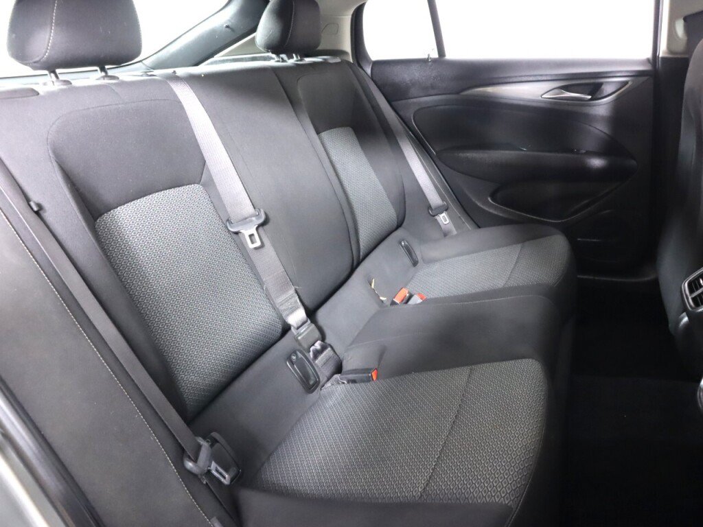 Used 2018 Buick Regal Preferred FWD image 33