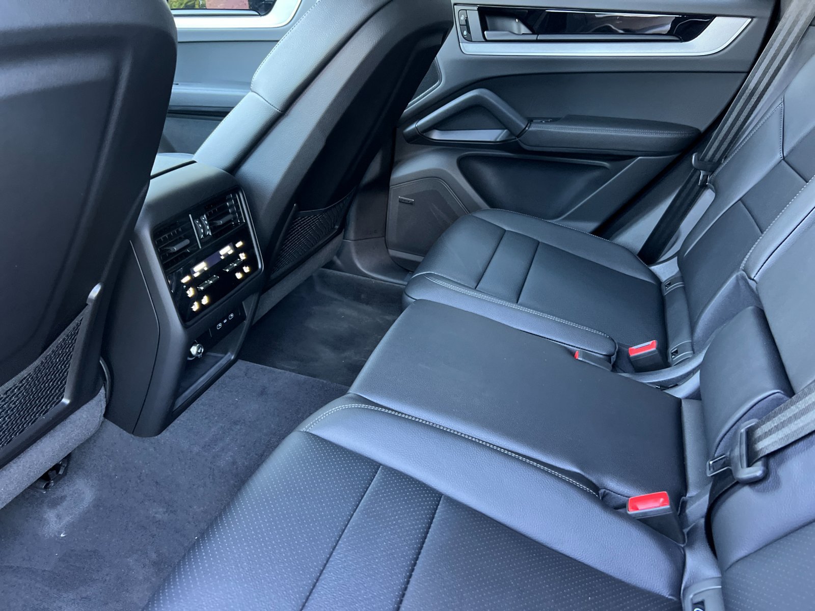 New 2026 Porsche Cayenne S AWD/4WD image 13