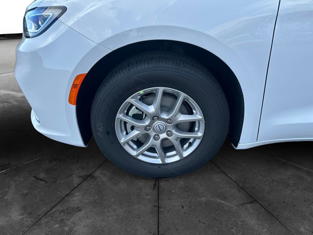 New 2026 Chrysler Pacifica Select image 14