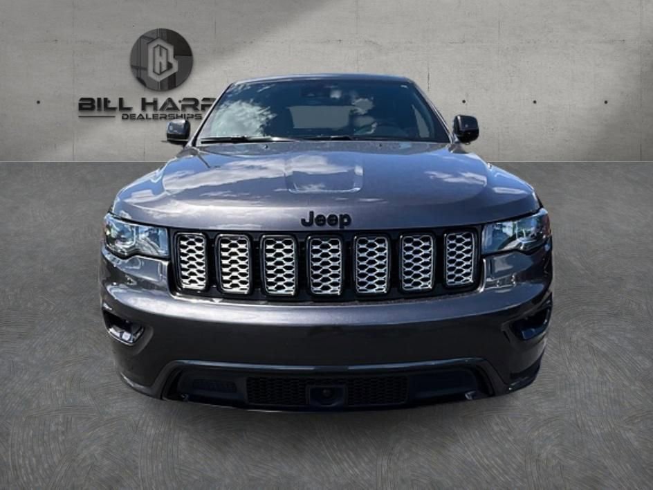 Used 2021 Jeep Grand Cherokee Laredo X image 2