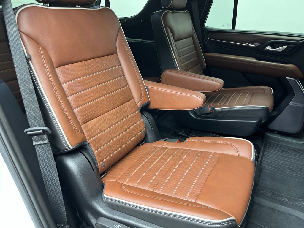 Used 2024 GMC Yukon Denali Ultimate AWD/4WD image 25