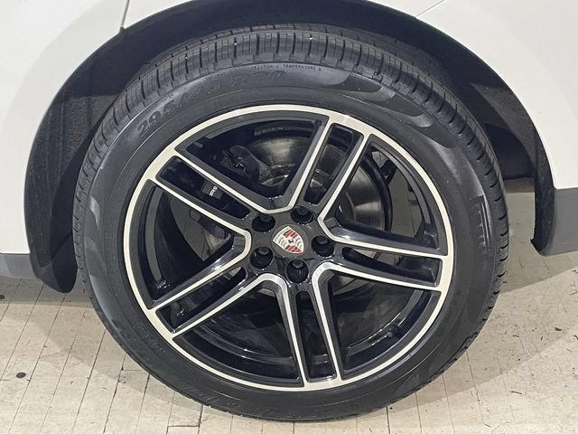 Certified 2020 Porsche Macan AWD/4WD image 15