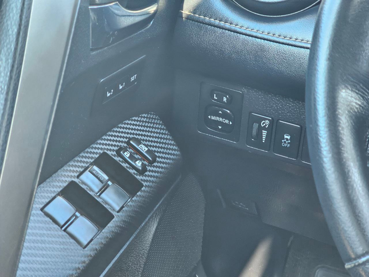 Used 2015 Toyota RAV4 Limited image 28