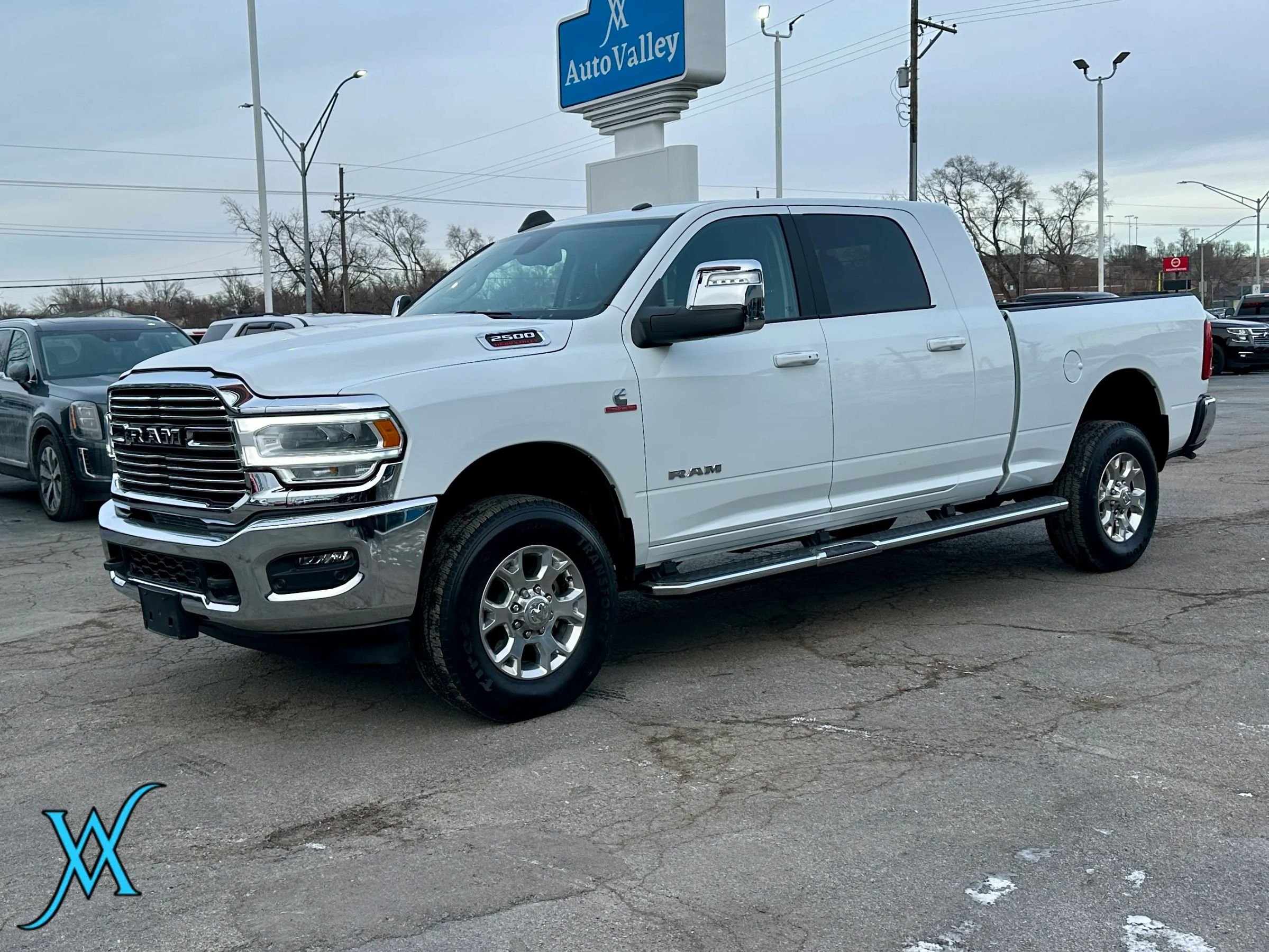 Used 2024 RAM 2500 Laramie AWD/4WD image 3