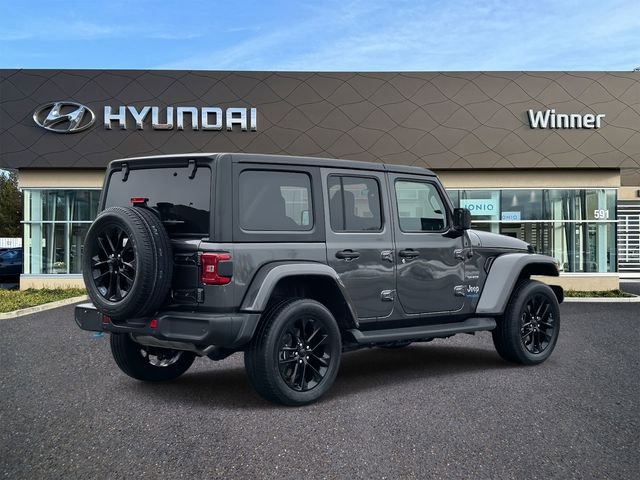 Used 2022 Jeep Wrangler Unlimited Sahara w/ Cold Weather Group image 5