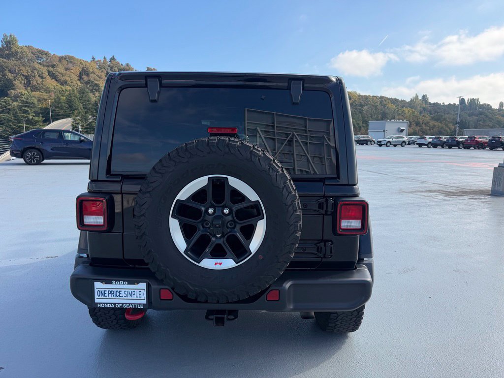 Used 2021 Jeep Wrangler Unlimited Rubicon w/ Cold Weather Group AWD/4WD image 4